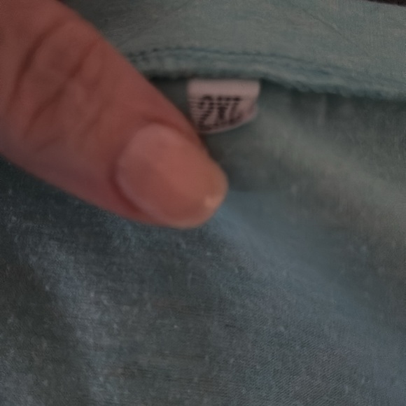 Women's V-Neck/Scoop T-shirts  BUNDLE Green, Aqua, White & Denim Size XXL USED - Picture 8 of 12